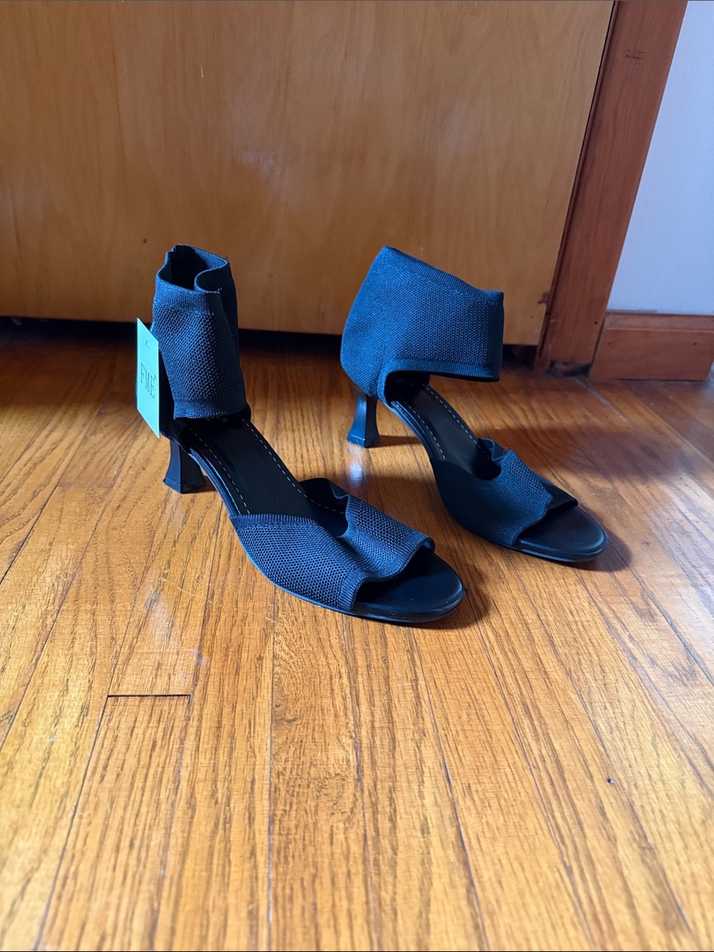 Women's Black Textured Ankle-Cuff Heels